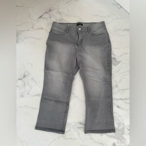 Lee medium rise fit Gray Women's Jeans capris size 14